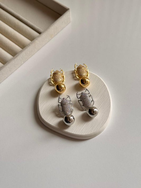 Skarabeus Böcek Top Sarkıt Küpe | GOÉZ