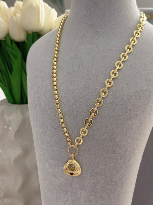 Asimetrik Zincir Kalp Taşlı Plaka Kolye | GOÉZ