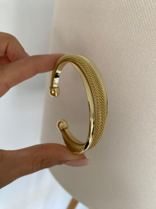 Örgü Dokulu Açık Uçlu Altın Kelepeçe Bileklik | GOÉZ